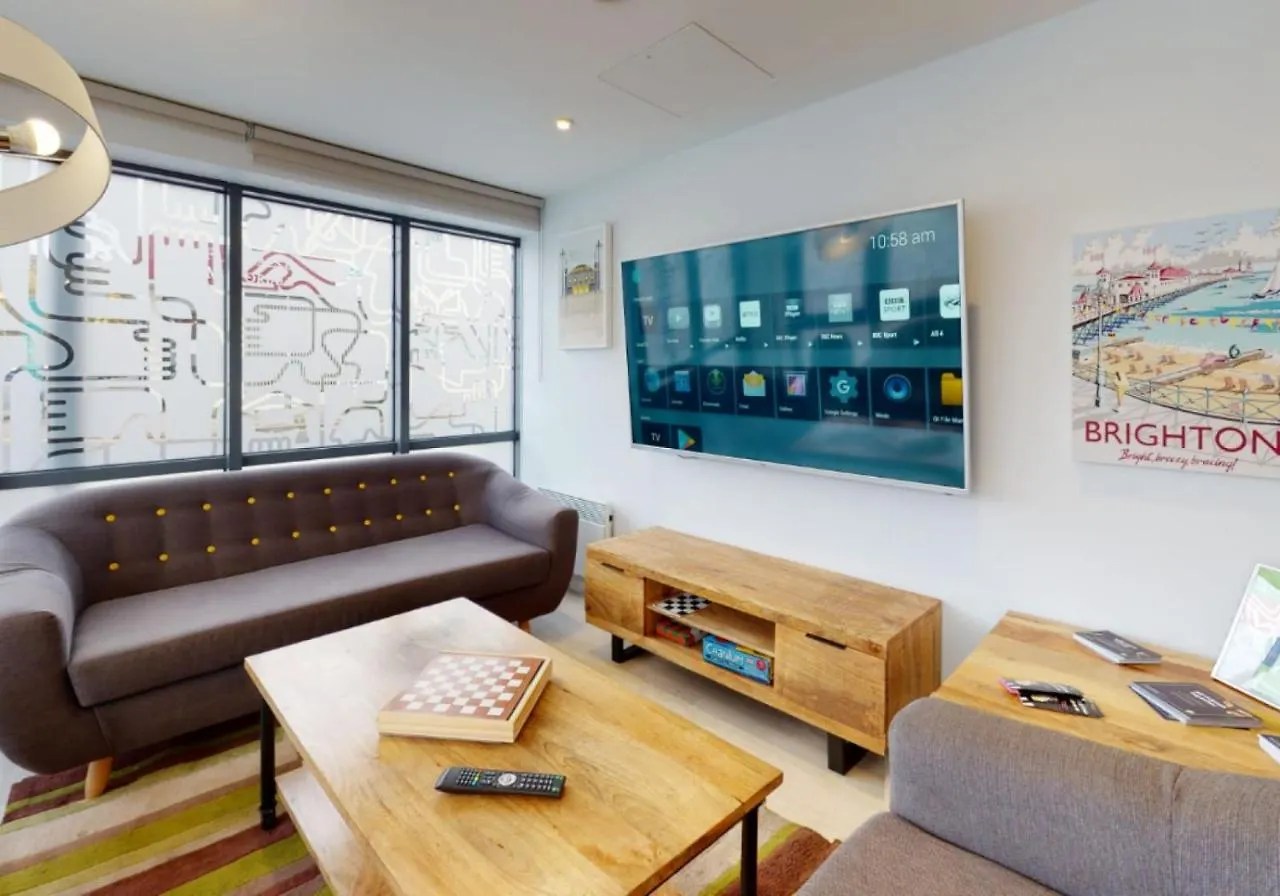 아파트 For Students Only Modern And Stylish Studios In Brighton At Iq Sawmills